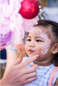 Flower face painting by Childrens Fantasy Parties